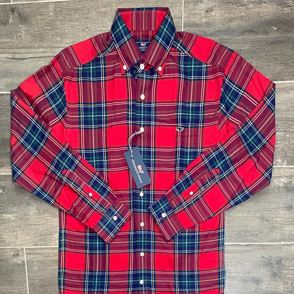 Vineyard vines classic fit tucker shirt